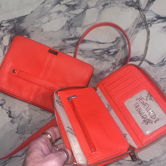 Womens Jewel by Thirty-One Hot Orange Crossbody Bag & matching Wallet. EUC! 💋🔥 - Picture 14 of 14